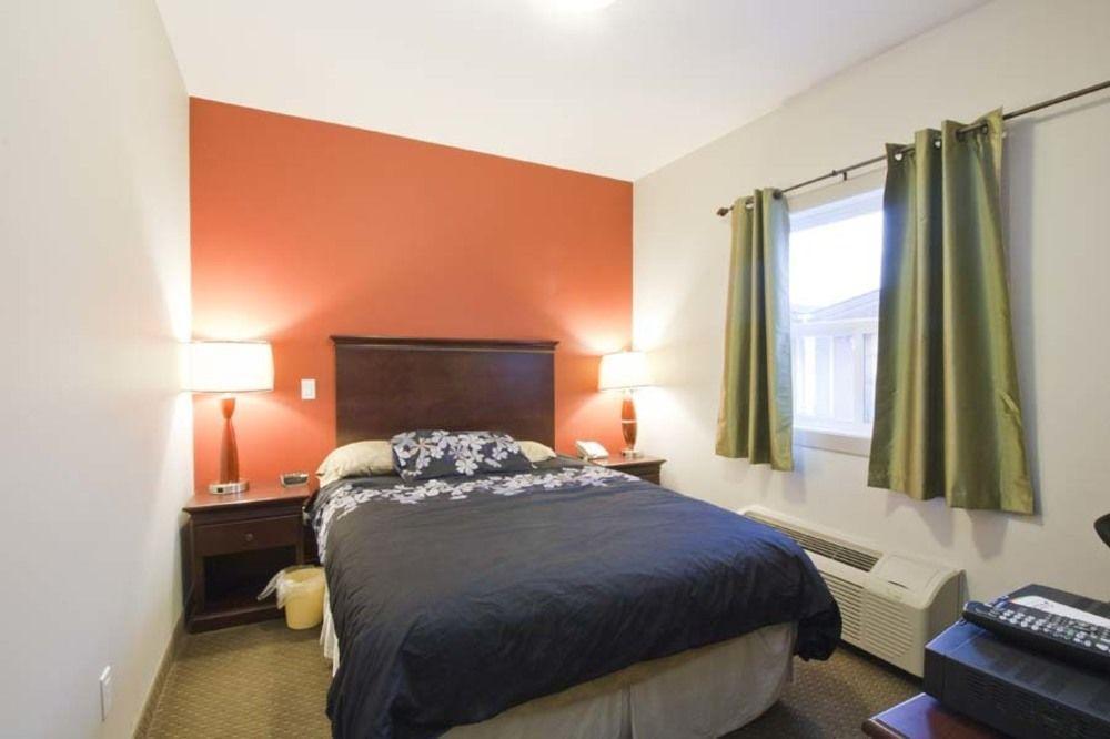 Travelodge By Wyndham Kindersley Εξωτερικό φωτογραφία
